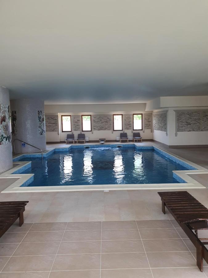 Anette Resort & Spa Covaci Luaran gambar