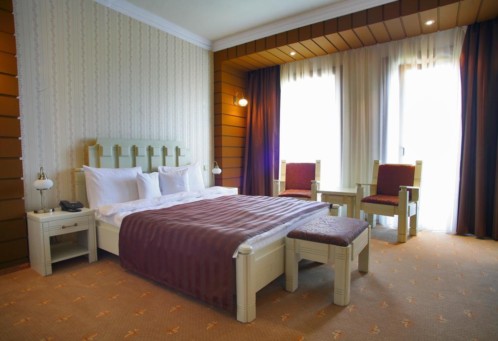 Anette Resort & Spa Covaci Luaran gambar