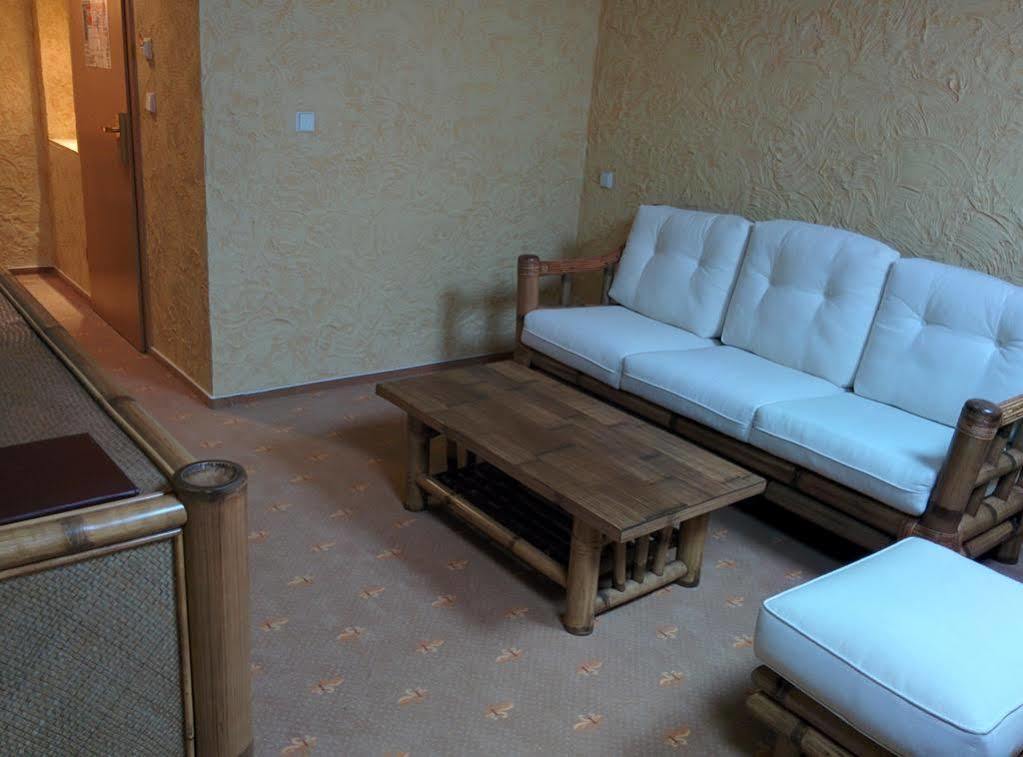 Anette Resort & Spa Covaci Luaran gambar