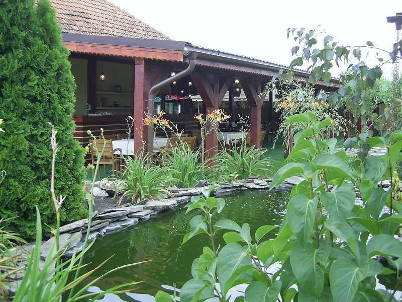 Anette Resort & Spa Covaci Luaran gambar
